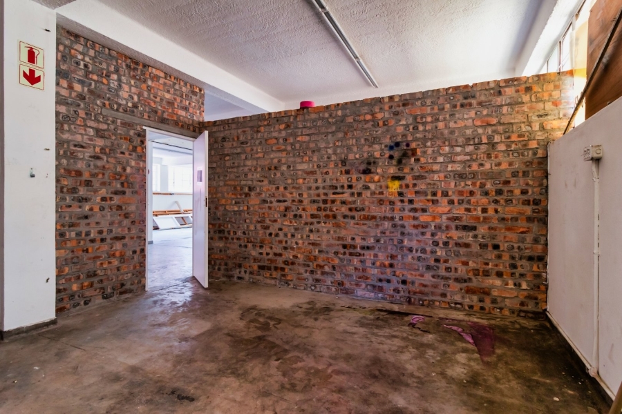 To Let  Bedroom Property for Rent in Woodstock Western Cape
